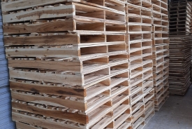 Pallet gỗ hun trùng tại Cụm CN Vàm Cống Đồng Tháp